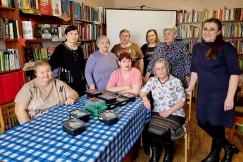 Цветы Победы от старшего поколения